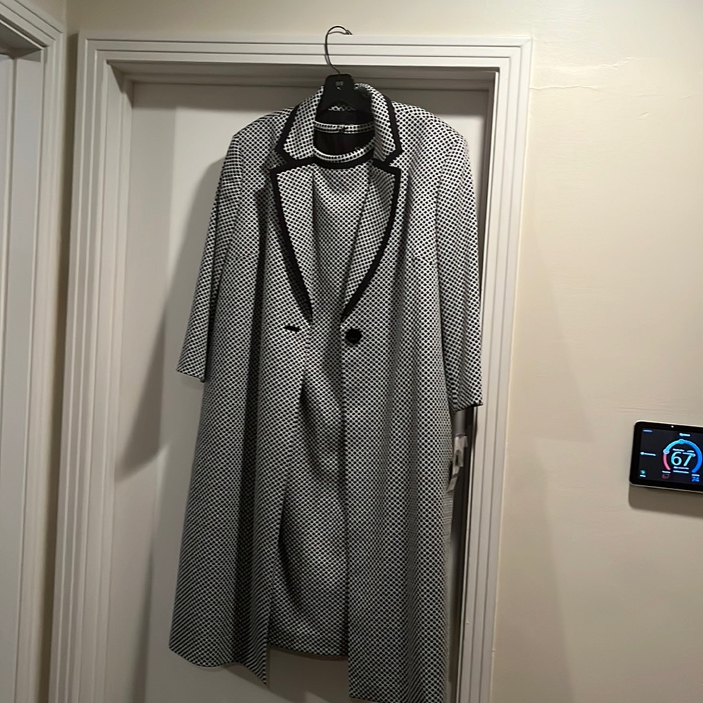 Albert Nipon two piece sheath dress and jacket.  Polyester viscous elastane.
